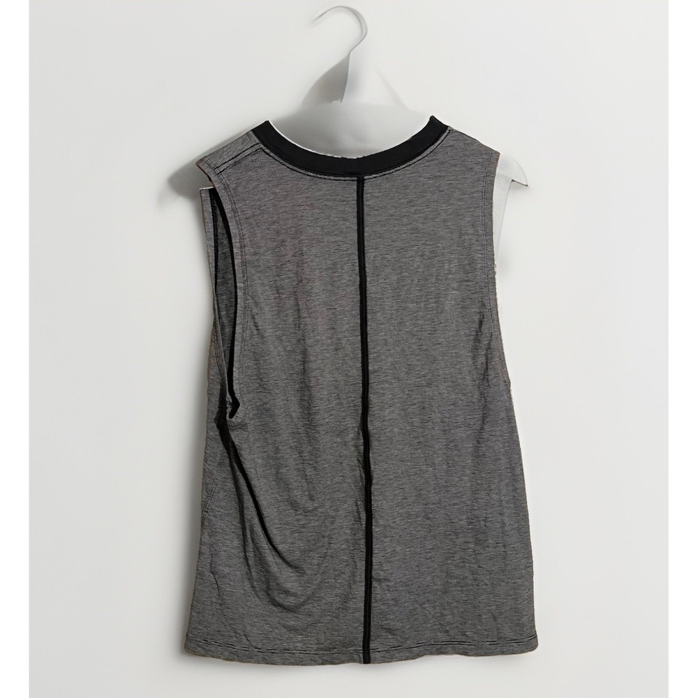 Lululemon All Yours Boyfriend Tank Top Size 8 Black White Stripes Sweat Wicking